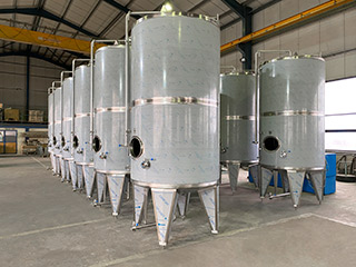 Fabricación de tanques de vino